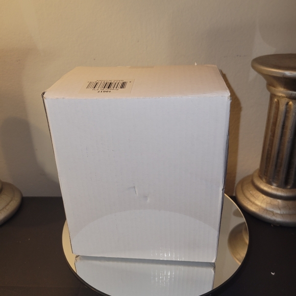 Baby dragon with crystal egg figurine - Picture 4 of 4